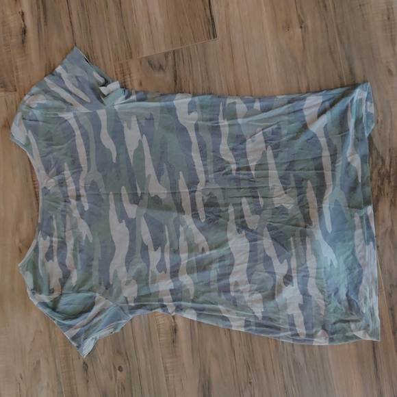 EUC 24/7 Camo knot front t-shirt - Picture 5 of 5